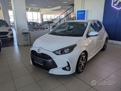 Bianco Usata 2023 Toyota Yaris Tre volumi | 13.500 € (Ottimo prezzo)