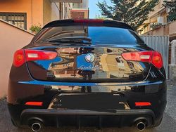 Nero Usata 2010 Alfa Romeo Giulietta Distinctive Tre volumi | 4700 € (Cara)