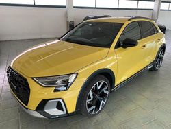 Giallo Usata 2024 Audi A3 e-tron Ambiente Due volumi | 40.000 € (Molto cara)