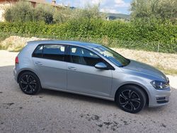 Argento Usata 2014 VW Golf VII Comfortline Tre volumi | 11.800 € (Molto cara)