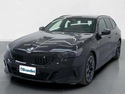 Black sapphire metallizzato Nuova 2025 BMW i5 Station wagon | 65.989 € (Super prezzo)