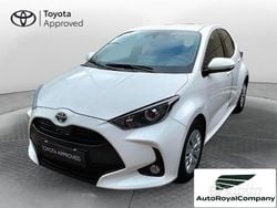 Bianco Usata 2022 Toyota Yaris Hybrid Active Tre volumi | 17.500 € (Buon prezzo)
