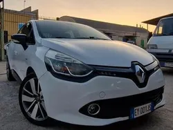 Usata 2015 Renault Clio IV Due volumi | 7500 € (Molto cara)