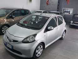 Grigio Usata 2007 Toyota Aygo Due volumi | 4200 € (Buon prezzo)
