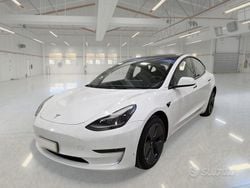 Bianco Usata 2022 Tesla Model 3 Tre volumi | 29.950 € (Buon prezzo)