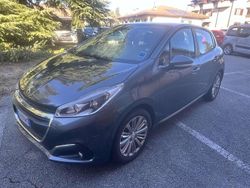 Grigio Usata 2015 Peugeot 208 Allure Due volumi | 3990 € (Ottimo prezzo)