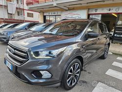 Grigio Usata 2019 Ford Kuga ST-Line SUV | 16.500 € (Buon prezzo)