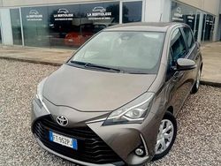 Grigio Usata 2019 Toyota Yaris Tre volumi | 12.700 €