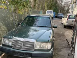 Usata 1992 Mercedes E230 Station wagon | 6000 €