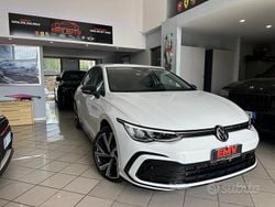 Bianco Usata 2022 VW Golf VIII R-line Tre volumi | 24.500 € (Buon prezzo)