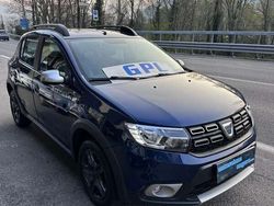 Blu/azzurro Usata 2017 Dacia Sandero Stepway Due volumi | 10.500 € (Cara)