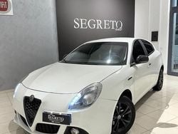 Bianco Usata 2015 Alfa Romeo Giulietta Exclusive Tre volumi | 5800 € (Buon prezzo)