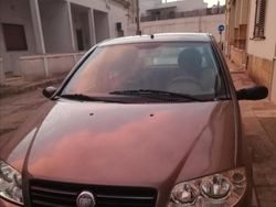 Grigio Usata 2005 Fiat Punto Due volumi | 2000 € (Cara)