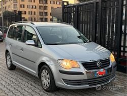 Grigio Usata 2007 VW Touran Monovolume | 3500 € (Buon prezzo)