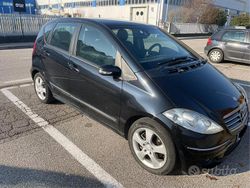 Nero Usata 2007 Mercedes A180 Due volumi | 1200 €