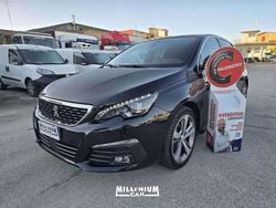 Nero Usata 2019 Peugeot 308 GT-line Tre volumi | 11.500 € (Buon prezzo)