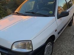 Bianco Usata 1997 Renault Clio Due volumi | 800 €
