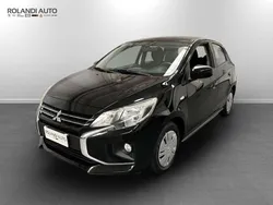 Cool silver Nuova 2025 Mitsubishi Space Star Invite Tre volumi | 13.900 € (Buon prezzo)