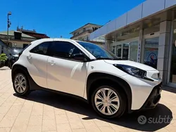 Bianco Usata 2023 Toyota Aygo Active Due volumi | 14.900 € (Buon prezzo)