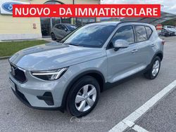 Grigio Nuova 2025 Volvo XC40 SUV | 32.800 € (Cara)