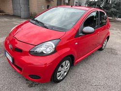 Rosso Usata 2010 Toyota Aygo Due volumi | 2550 € (Buon prezzo)