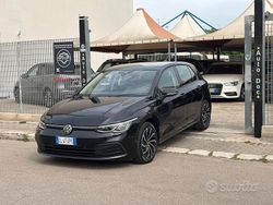Nero Usata 2022 VW Golf Style Tre volumi | 19.800 € (Molto cara)