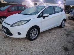 Usata 2010 Ford Fiesta Tre volumi | 3800 € (Buon prezzo)