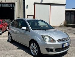 Grigio Usata 2008 Ford Fiesta Due volumi | 2600 € (Cara)