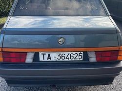 Grigio Usata 1986 Alfa Romeo 75 Tre volumi | 14.000 €