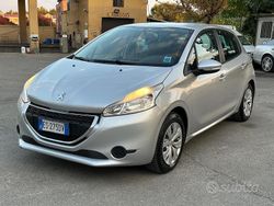 Argento Usata 2013 Peugeot 208 Active Due volumi | 5200 € (Buon prezzo)