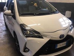Bianco Usata 2019 Toyota Yaris Hybrid Active Tre volumi | 12.200 € (Buon prezzo)