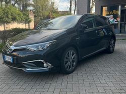 Usata 2016 Toyota Auris Hybrid Tre volumi | 11.000 €