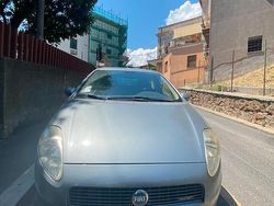 Grigio Usata 2007 Fiat Grande Punto Due volumi | 2400 € (Ottimo prezzo)