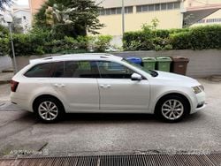 Usata 2019 Skoda Octavia Station wagon | 14.000 € (Buon prezzo)