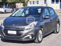 Grigio Usata 2018 Peugeot 208 Signature Sky Due volumi | 8490 € (Buon prezzo)