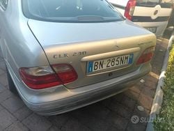 Grigio Usata 2001 Mercedes 230 Tre volumi | 1000 €