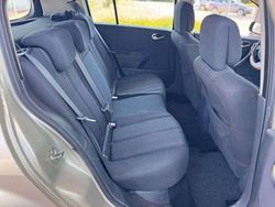 Oro Usata 2006 Renault Mégane II Luxe Tre volumi | 1800 € (Buon prezzo)