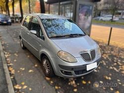 Grigio Usata 2006 Lancia Musa Monovolume | 2450 € (Buon prezzo)