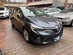 Grigio scuro Usata 2022 Renault Clio V Business Tre volumi | 10.900 € (Ottimo prezzo)