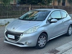 Grigio Usata 2012 Peugeot 208 Active Due volumi | 4700 € (Ottimo prezzo)