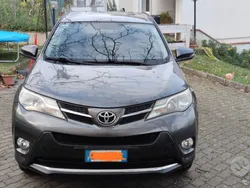Usata 2014 Toyota RAV4 Anniversary SUV | 9000 €
