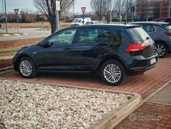 Nero Usata 2015 VW Golf VII Tre volumi | 7300 € (Buon prezzo)