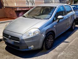Grigio Usata 2006 Fiat Grande Punto Emotion Due volumi | 2600 € (Ottimo prezzo)