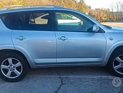 Grigio Usata 2007 Toyota RAV4 SUV | 3600 € (Ottimo prezzo)