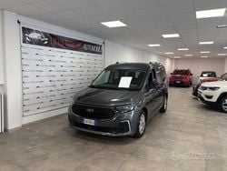 Grigio scuro Usata 2023 Ford Tourneo Connect Titanium Monovolume | 25.900 € (Ottimo prezzo)