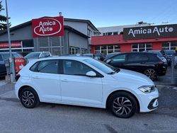 Bianco Usata 2023 VW Polo Life Tre volumi | 16.450 € (Buon prezzo)