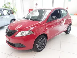 Rosso Usata 2023 Lancia Ypsilon Silver Due volumi | 13.990 € (Buon prezzo)