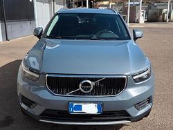 Grigio Usata 2022 Volvo XC40 SUV | 27.000 € (Buon prezzo)
