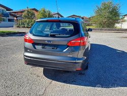 Grigio Usata 2015 Ford Focus Station wagon | 7500 € (Buon prezzo)