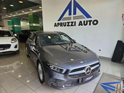 Grigio Usata 2019 Mercedes A180 Tre volumi | 20.800 € (Buon prezzo)